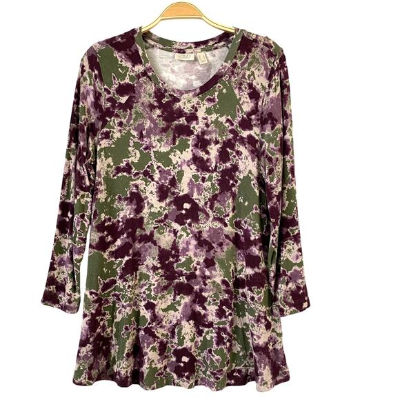 LOGO by Lori Goldstein Tops - LOGO by Lori Goldstein Jamie Tunic Top Women Size S  Purple‎ Camo Lagenlook